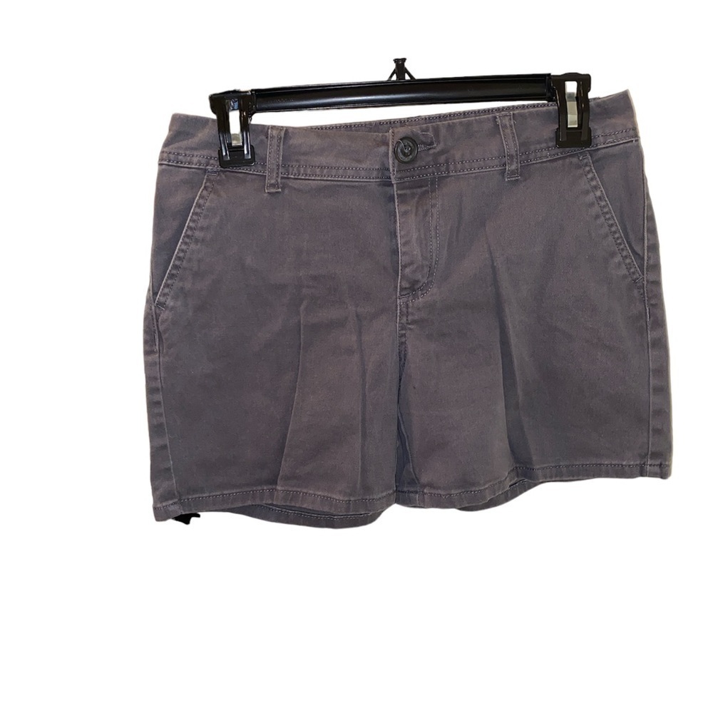 Maurice’s shorts tailored chino style side pockets button/zip closure Size 4